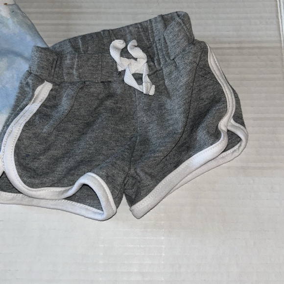 Set of 2 pairs Shorts team of tiny - Picture 2 of 4